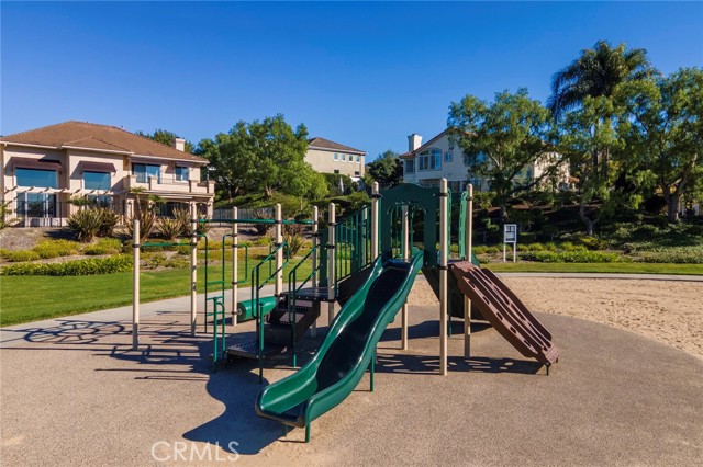 411 Bolivia, San Clemente CA: https://media.crmls.org/medias/e935c4b8-54c0-4478-aac4-9f35a07b43d4.jpg