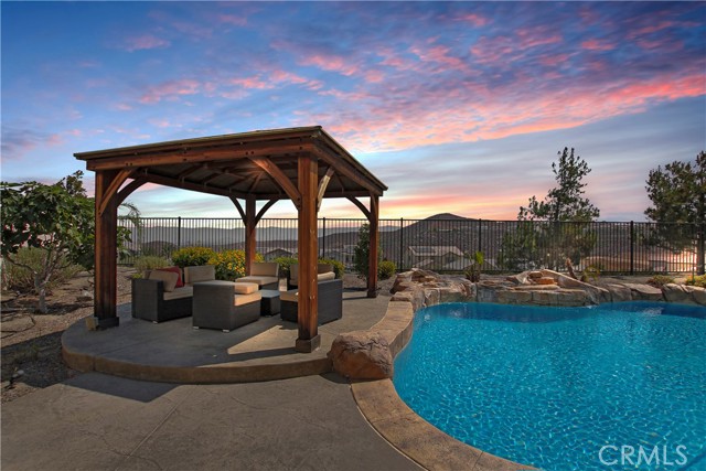 Detail Gallery Image 1 of 62 For 13122 Capricornio St, Riverside,  CA 92503 - 7 Beds | 4/1 Baths