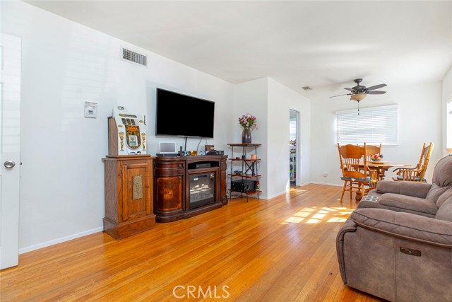 8213 Grove Street photo 6