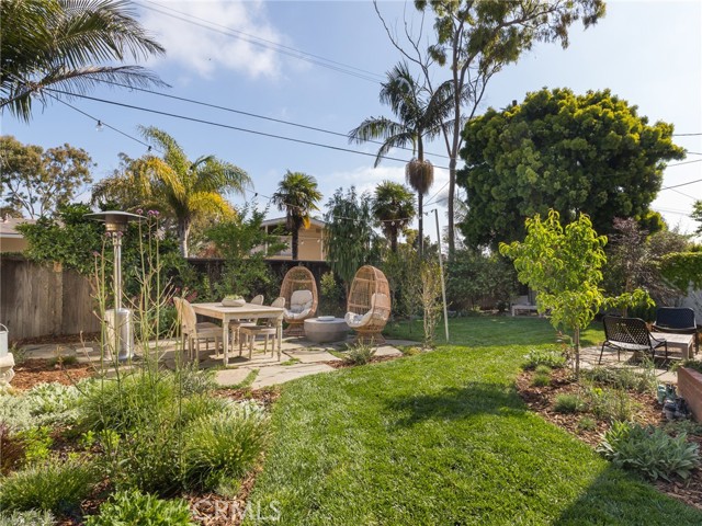 Room to play and entertain in this yard