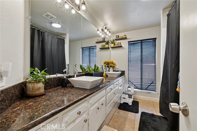 Detail Gallery Image 17 of 23 For 437 N Phillip Ave, Fresno,  CA 93727 - 3 Beds | 2 Baths