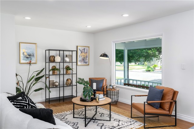 427 Stanford Road, Burbank CA: https://media.crmls.org/medias/e93722d5-0418-43d0-94d7-44dba2292276.jpg