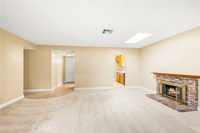 6051 Santa Barbara Avenue, Garden Grove CA: https://media.crmls.org/medias/e938292f-efa9-46c1-9fe7-cad71f5e1ee2.jpg