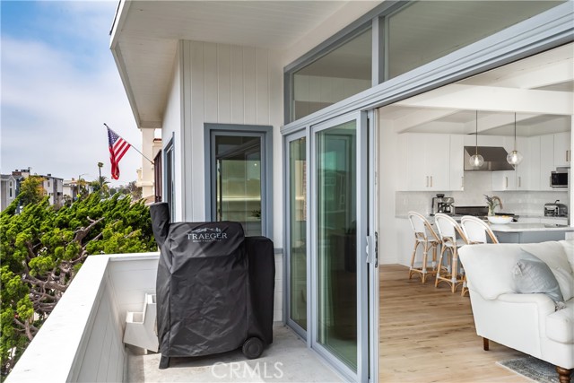 301 4th St, Manhattan Beach, California 90266, 4 Bedrooms Bedrooms, ,3 BathroomsBathrooms,Residential,Sold,4th St,SB22117855