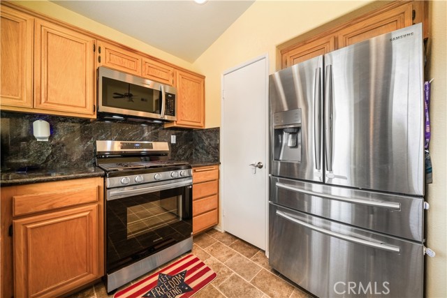 Detail Gallery Image 9 of 45 For 3224 Campbell, Rosamond,  CA 93560 - 4 Beds | 2 Baths