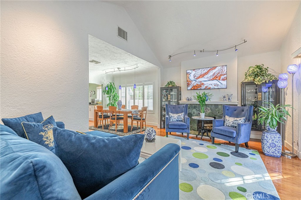 E9393989 94E5 4670 80B1 46D83453564D 14156 Califa, Sherman Oaks, Ca 91401 &Lt;Span Style='BackgroundColor:transparent;Padding:0Px;'&Gt; &Lt;Small&Gt; &Lt;I&Gt; &Lt;/I&Gt; &Lt;/Small&Gt;&Lt;/Span&Gt;