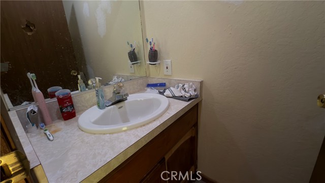 25248 Robinson Road, Willits CA: https://media.crmls.org/medias/e9397189-8d3c-49fe-ab51-4fa64075bc90.jpg