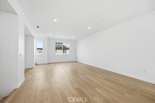 Detail Gallery Image 7 of 27 For 27341 Bear Creek Ln, Valencia,  CA 91381 - 3 Beds | 3/1 Baths