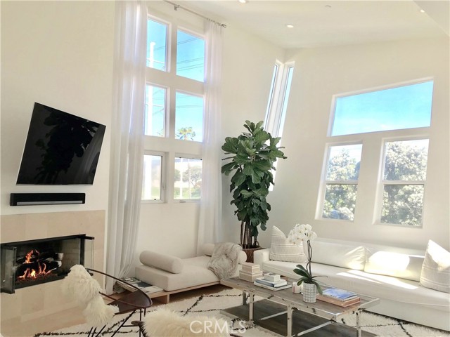 502 Rosecrans Avenue, Manhattan Beach, California 90266, 2 Bedrooms Bedrooms, ,2 BathroomsBathrooms,Residential,Sold,Rosecrans,SB22066410