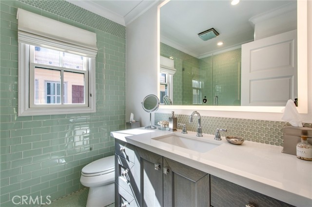 Detail Gallery Image 23 of 34 For 2706 Bungalow Pl, Corona Del Mar,  CA 92625 - 3 Beds | 2/1 Baths