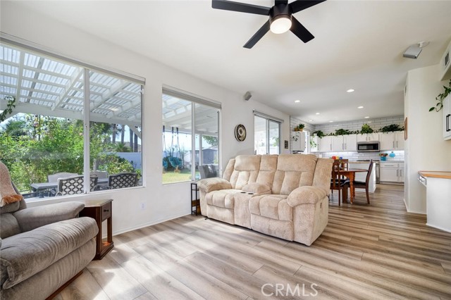 Detail Gallery Image 14 of 67 For 1281 Carriage Ln, Corona,  CA 92878 - 5 Beds | 3 Baths
