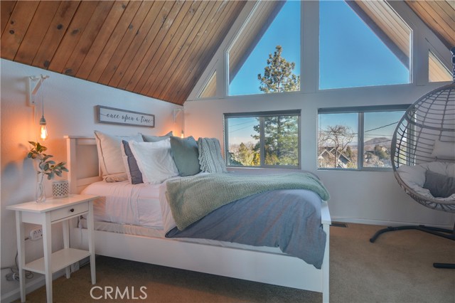 Detail Gallery Image 1 of 19 For 1234 Klondike Dr, Lake Arrowhead,  CA 92352 - 3 Beds | 1/1 Baths