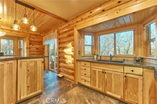 Detail Gallery Image 17 of 57 For 654 Villa Grove Dr, Big Bear City,  CA 92314 - 3 Beds | 2 Baths