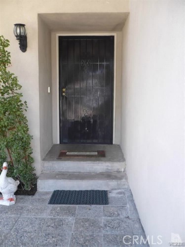 Detail Gallery Image 11 of 21 For 2393 Cragmont Ct, Simi Valley,  CA 93065 - 4 Beds | 2/1 Baths