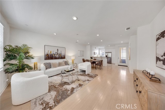 Detail Gallery Image 8 of 12 For 3201 Marigold Cir, Diamond Bar,  CA 91765 - 2 Beds | 2/1 Baths