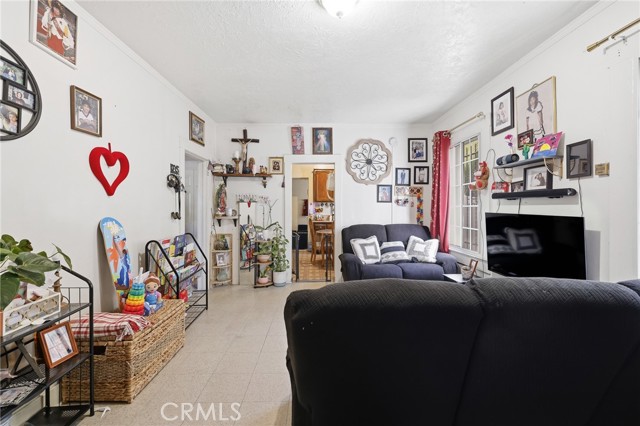 Detail Gallery Image 11 of 40 For 924 Euclid, Los Angeles,  CA 90023 - – Beds | – Baths