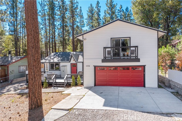 Detail Gallery Image 7 of 59 For 1224 Redwood Dr, Big Bear Lake,  CA 92315 - 4 Beds | 3/1 Baths