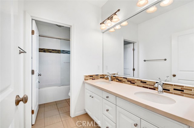 34 Somerton, Irvine CA: https://media.crmls.org/medias/e93e73a4-0b3d-4a86-b7ec-41d5d195a45b.jpg