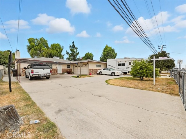 17962 Merrill Avenue, Fontana CA: https://media.crmls.org/medias/e93ea7b9-f591-45a0-a392-bca62918dfb2.jpg
