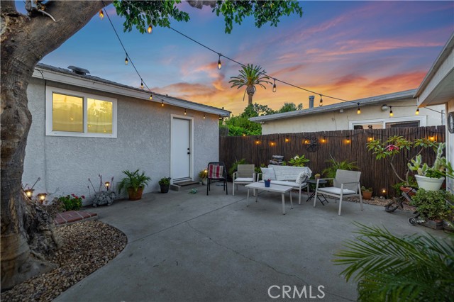 18557 Napa Street, Northridge CA: https://media.crmls.org/medias/e93f6889-952b-428f-ba13-4f34f85e4a53.jpg