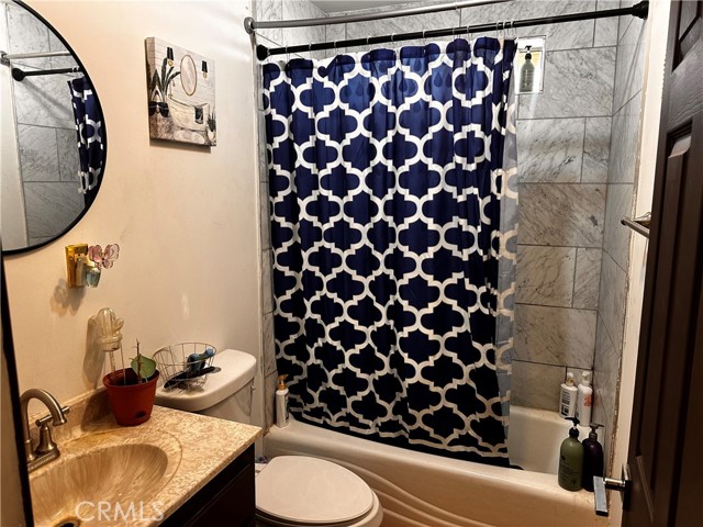 6317 Indio Avenue, Yucca Valley CA: https://media.crmls.org/medias/e93fcc67-4cb4-4fff-a186-8d4aaa75776d.jpg