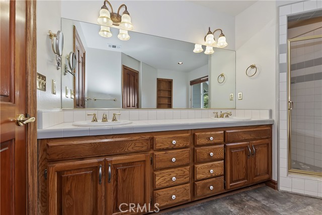 Detail Gallery Image 33 of 54 For 27513 St Bernard Ln, Lake Arrowhead,  CA 92352 - 5 Beds | 3 Baths
