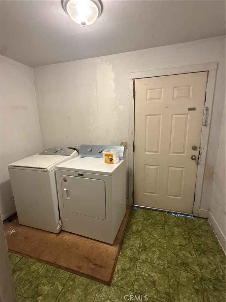 https://media.crmls.org/medias/e9403d1d-0544-484d-8808-ad8cb6f80a55.jpg?preset=X-Large