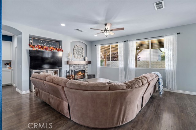 Detail Gallery Image 14 of 44 For 40271 Crestridge, Palmdale,  CA 93551 - 5 Beds | 3 Baths