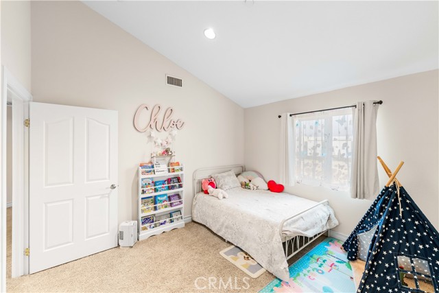 939 Via Camino, Wilmington CA: https://media.crmls.org/medias/e940acae-307d-4a5d-a96e-68c0c54ff561.jpg
