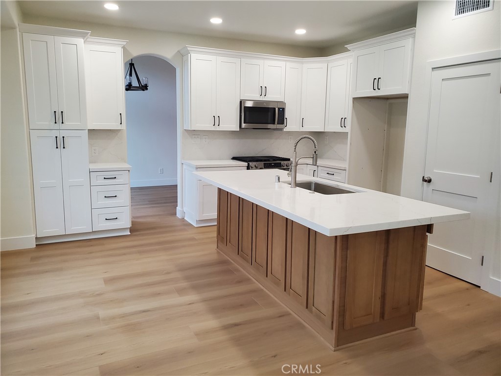 MLS #OC25261942 image #6