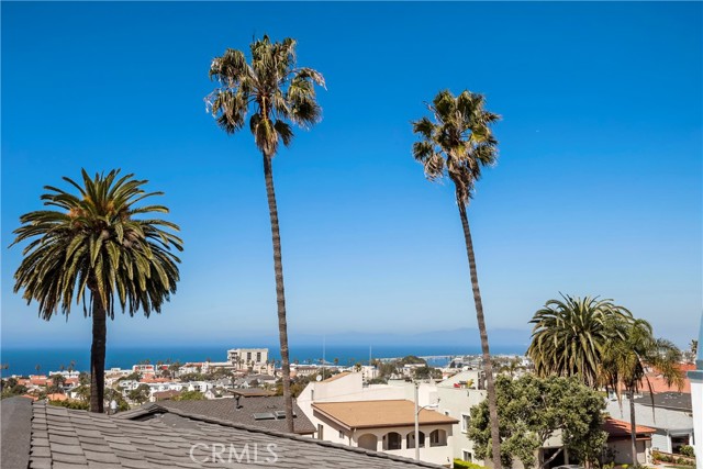 544 Helberta Avenue, Redondo Beach, California 90277, 4 Bedrooms Bedrooms, ,2 BathroomsBathrooms,Residential,Sold,Helberta,SB21084737