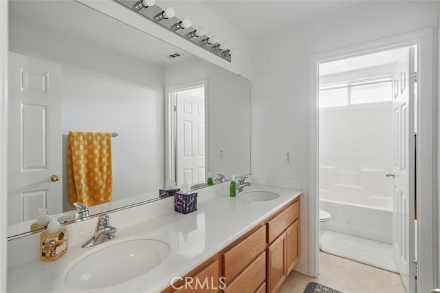 Detail Gallery Image 28 of 33 For 28652 Deer Springs Dr, Saugus,  CA 91390 - 5 Beds | 2/1 Baths