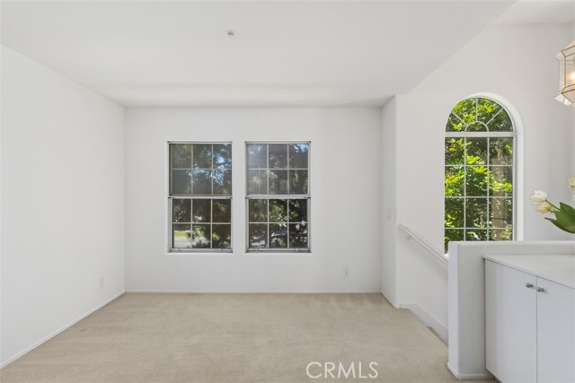 10 Palmieri Aisle, Irvine CA: https://media.crmls.org/medias/e9428f93-451c-49e2-b1e9-9872ba03bd7f.jpg