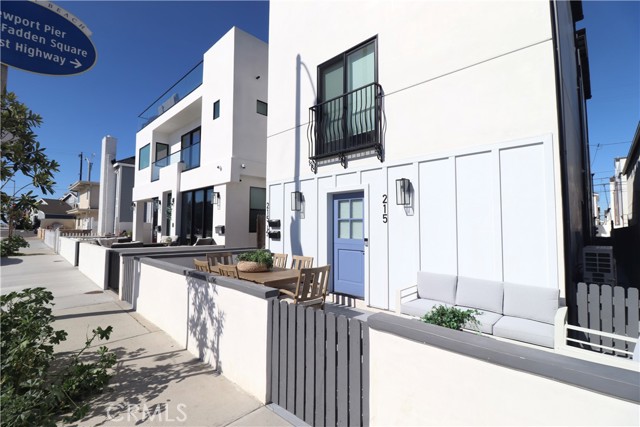 Detail Gallery Image 20 of 21 For 215 32nd Street a,  Newport Beach,  CA 92663 - 3 Beds | 2/1 Baths