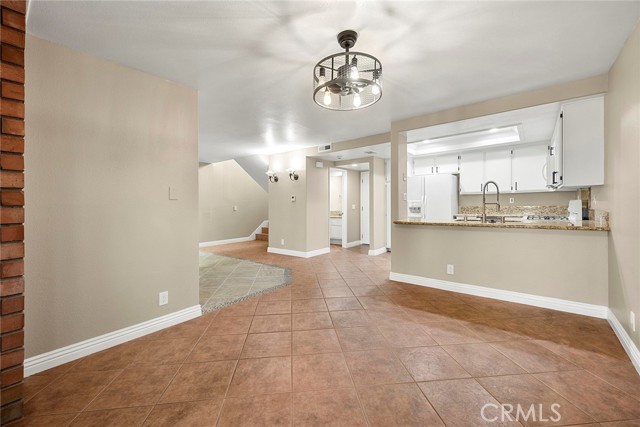 Detail Gallery Image 8 of 31 For 6525 E Camino Vt, Anaheim,  CA 92807 - 4 Beds | 2/1 Baths