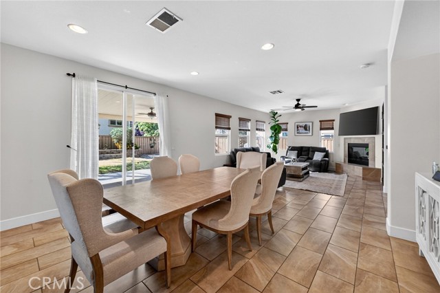 Detail Gallery Image 9 of 49 For 1043 Saltbush, Hemet,  CA 92545 - 4 Beds | 3/1 Baths