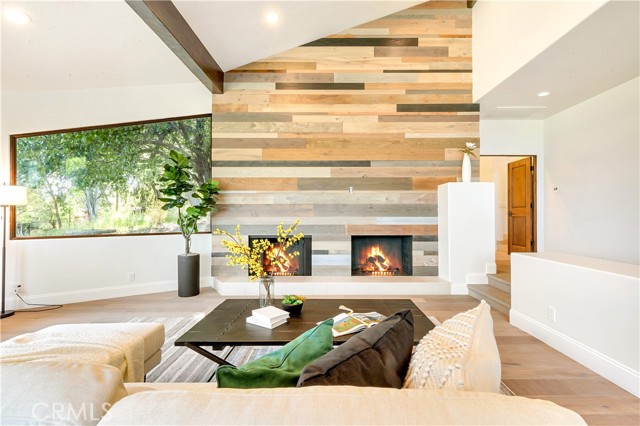 E943525d 5890 40cd A103 3446644b66b2