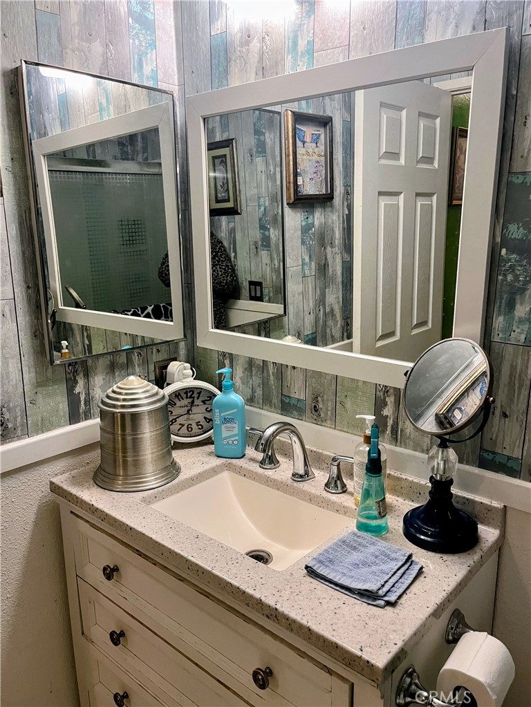https://media.crmls.org/medias/e944084d-5124-4eff-ae03-4b7b1ed07fc0.jpg?preset=X-Large