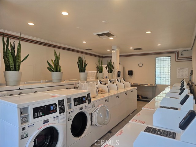 Detail Gallery Image 26 of 31 For 18645 Hatteras St #161,  Tarzana,  CA 91356 - 2 Beds | 1/1 Baths