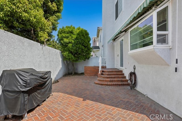 2123 Shelburne Way, Torrance CA: https://media.crmls.org/medias/e944538a-60fb-459e-9ecc-aa63d34a501c.jpg