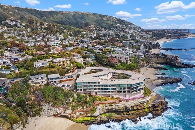 31588 Table Rock Drive, Laguna Beach CA: https://media.crmls.org/medias/e9447c90-9699-4188-bba9-a5d70590ed06.jpg