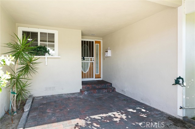 Detail Gallery Image 3 of 35 For 17262 Wild Rose Ln, Huntington Beach,  CA 92649 - 3 Beds | 2 Baths