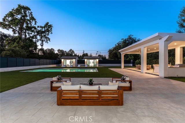 Detail Gallery Image 66 of 74 For 13807 Magnolia Bld, Sherman Oaks,  CA 91423 - 5 Beds | 4/1 Baths
