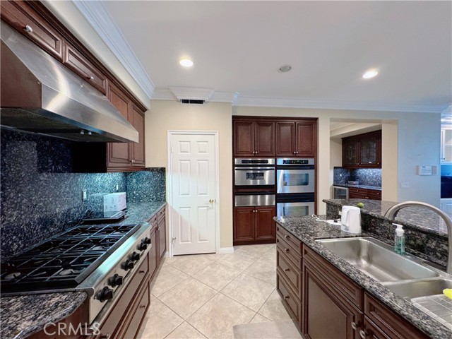 Detail Gallery Image 11 of 33 For 15345 Pelham Ct, Chino Hills,  CA 91709 - 5 Beds | 4/1 Baths