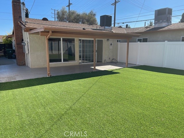 Detail Gallery Image 4 of 14 For 16959 San Jose St, Granada Hills,  CA 91344 - 2 Beds | 2 Baths