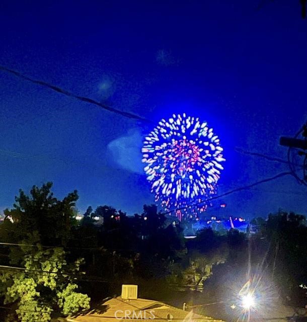 https://media.crmls.org/medias/e946d06d-7106-4d9e-9fb3-ee48ac9cca33.jpg?preset=X-Large