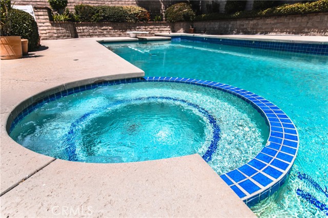 10200 Bothwell Road, Northridge CA: https://media.crmls.org/medias/e94715fe-cc82-47f7-96f5-05bbb7aeee6f.jpg