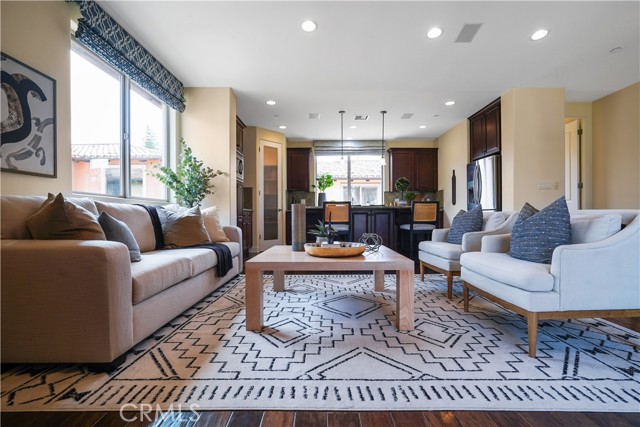 615 Pacific Coast Highway, Redondo Beach, California 90277, 3 Bedrooms Bedrooms, ,3 BathroomsBathrooms,Residential,Sold,Pacific Coast Highway,SB22124725