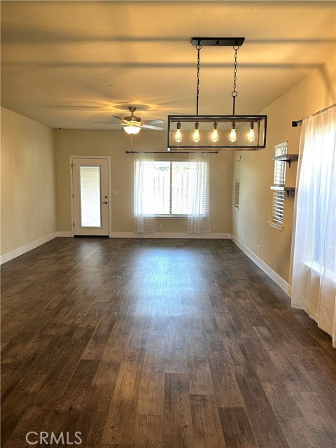 16 Petaluma Court, Chico CA: https://media.crmls.org/medias/e948cd14-af94-4bfa-8e88-d757108d3b74.jpg