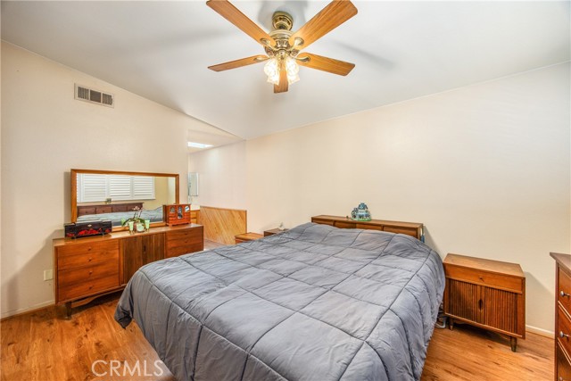 7571 Willow Way, Highland CA: https://media.crmls.org/medias/e948fe21-676c-4530-8ce2-5670b92c424b.jpg